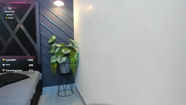 Snapshot of Apolo_Bianco_ chatting on 09-20-25, 11:28 Apolo Bianco online show from 09-20-25, 11:28