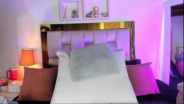 emmy r online show from 11-19-25, 01:00