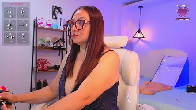 lady nylon  online show from 04-13-26, 12:10