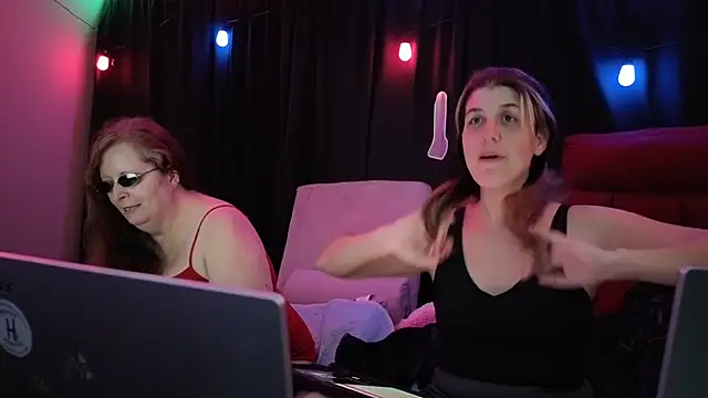 Snapshot of Sexy_Mama-69 chatting on 09-24-25, 04:54 Sexy Mama-69 online show from 09-24-25, 04:54