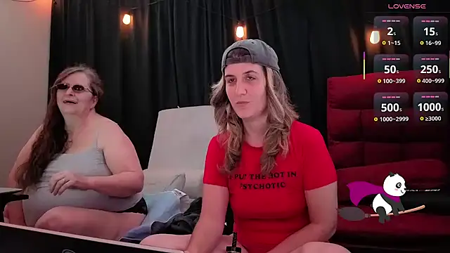 Snapshot of Sexy_Mama-69 chatting on 10-26-25, 04:13 Sexy Mama-69 online show from 10-26-25, 04:13