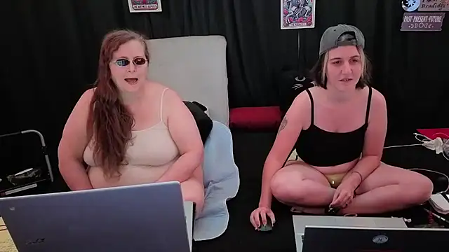 Snapshot of Sexy_Mama-69 chatting on 11-02-25, 04:31 Sexy Mama-69 online show from 11-02-25, 04:31