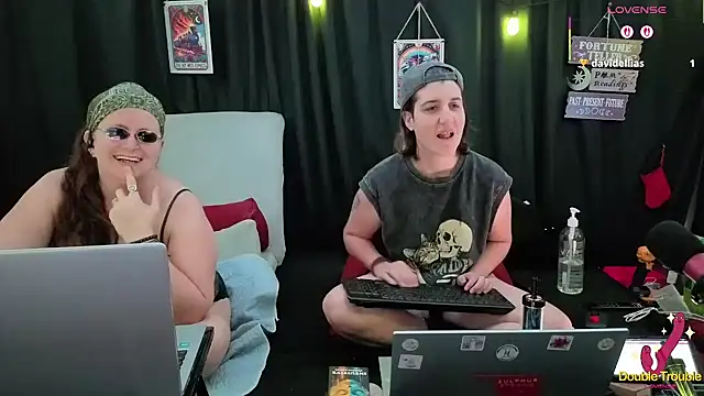 Snapshot of Sexy_Mama-69 chatting on 11-27-25, 05:15 Sexy Mama-69 online show from 11-27-25, 05:15