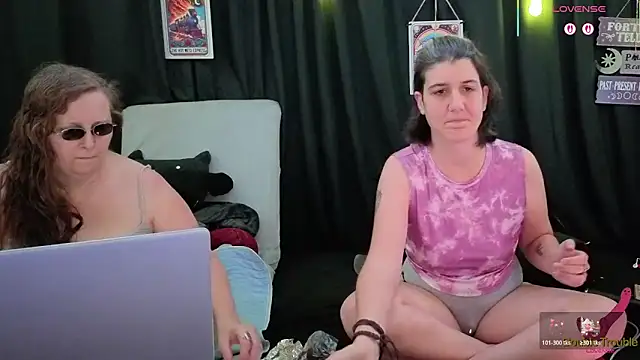 Snapshot of Sexy_Mama-69 chatting on 11-29-25, 05:27 Sexy Mama-69 online show from 11-29-25, 05:27