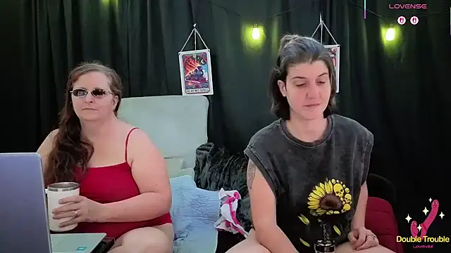 Snapshot of Sexy_Mama-69 chatting on 12-03-25, 07:23 Sexy Mama-69 online show from 12-03-25, 07:23