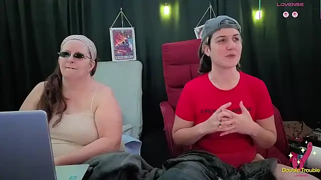 Snapshot of Sexy_Mama-69 chatting on 12-14-25, 04:23 Sexy Mama-69 online show from 12-14-25, 04:23