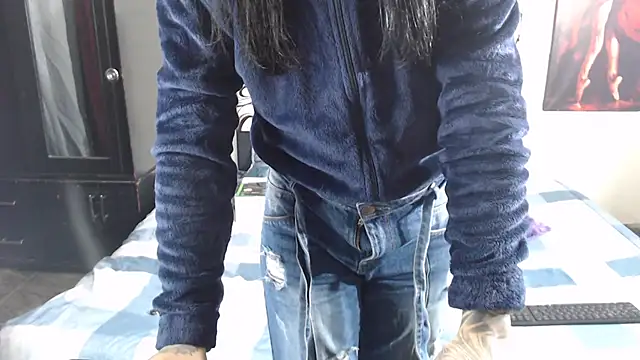 Snapshot of emma_onassis_17 chatting on 11-04-25, 02:21 emma onassis 17 online show from 11-04-25, 02:21