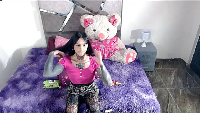 emma onassis 17 online show from 05-12-26, 12:08