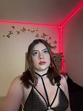 Snapshot of Jullieetta chatting on 12-30-24, 07:59 Jullieetta online show from 12-30-24, 07:59