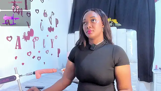 Snapshot of RoxannaBlanche chatting on 03-11-26, 10:38 RoxannaBlanche online show from 03-11-26, 10:38