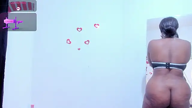 Snapshot of RoxannaBlanche chatting on 03-14-26, 02:00 RoxannaBlanche online show from 03-14-26, 02:00