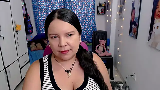 claryssa  online show from 10-15-25, 07:47