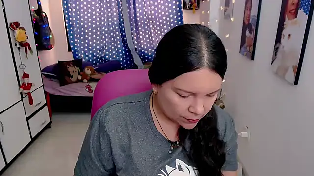 claryssa  online show from 02-26-26, 07:46