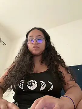 Snapshot of CurlyGirl_1 chatting on 02-21-25, 07:43 CurlyGirl 1 online show from 02-21-25, 07:43