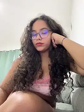 Snapshot of CurlyGirl_1 chatting on 02-21-25, 10:48 CurlyGirl 1 online show from 02-21-25, 10:48