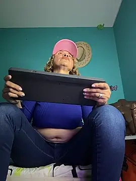 Snapshot of SheraHadee chatting on 05-30-26, 04:37 SheraHadee online show from 05-30-26, 04:37