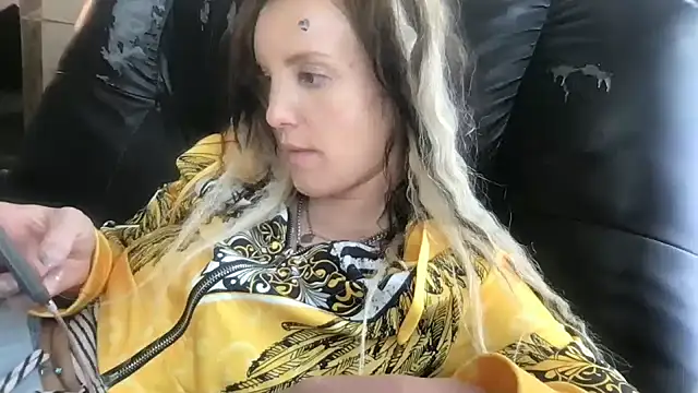 Snapshot of kittycatkendra chatting on 02-25-25, 08:19 kittycatkendra online show from 02-25-25, 08:19