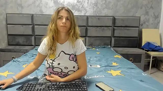 Snapshot of Hottalicia2 chatting on 10-20-25, 07:47 Hottalicia2 online show from 10-20-25, 07:47