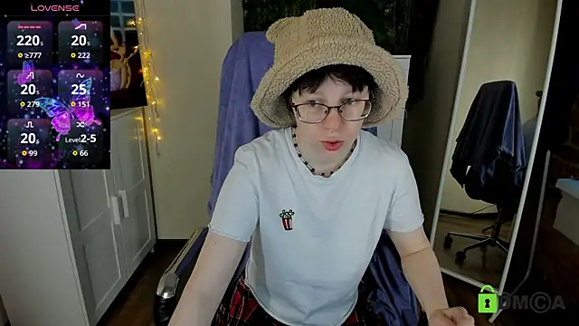 Melissa Wells online show from 09-28-25, 03:28