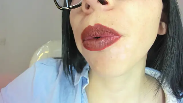 Snapshot of Katty_mouth chatting on 02-18-26, 05:31 Katty mouth online show from 02-18-26, 05:31