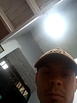 VivienAndClark online show from 11-20-25, 04:18