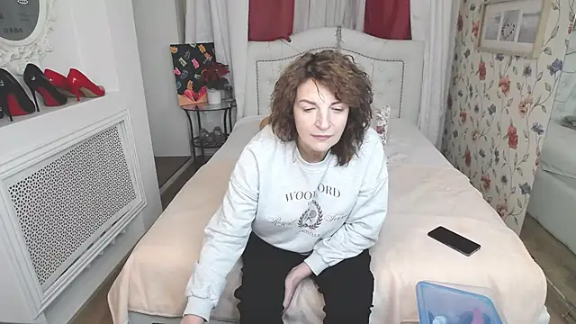 AmiHotGranny online show from 11-18-25, 10:31