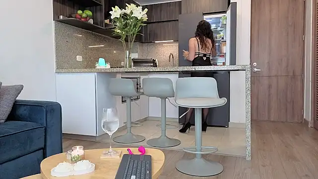 Snapshot of Monica-Bello chatting on 03-18-26, 03:04 Monica-Bello online show from 03-18-26, 03:04