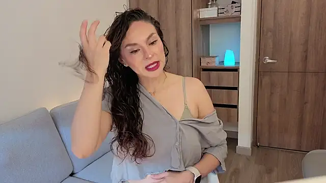 Snapshot of Monica-Bello chatting on 03-19-26, 06:01 Monica-Bello online show from 03-19-26, 06:01