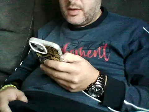 Snapshot of daky_86 chatting on 10-14-25, 03:35 daky 86 online show from 10-14-25, 03:35