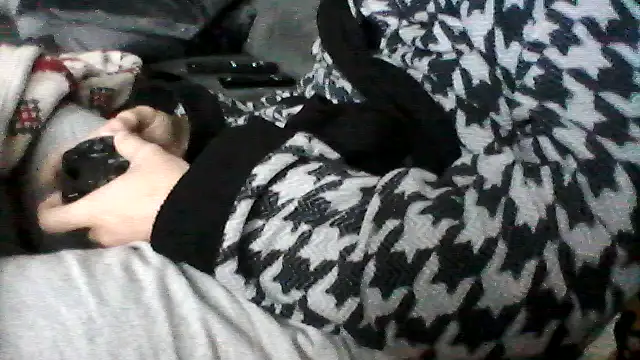 Snapshot of daky_86 chatting on 11-23-25, 02:17 daky 86 online show from 11-23-25, 02:17