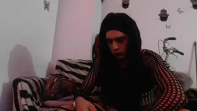 Snapshot of NeverTooMuch95 chatting on 03-01-26, 05:20 NeverTooMuch95 online show from 03-01-26, 05:20