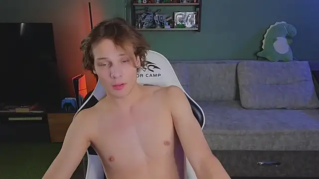 Snapshot of TeddyLiLboy chatting on 10-17-25, 03:47 TeddyLiLboy online show from 10-17-25, 03:47