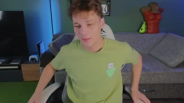 Snapshot of TeddyLiLboy chatting on 11-06-25, 09:54 TeddyLiLboy online show from 11-06-25, 09:54