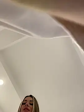 IsabellaEtthan online show from 12-17-25, 06:47