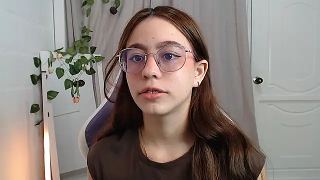 Snapshot of BlairVicent chatting on 11-27-25, 01:02 BlairVicent online show from 11-27-25, 01:02