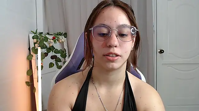 Snapshot of BlairVicent chatting on 01-13-26, 01:49 BlairVicent online show from 01-13-26, 01:49