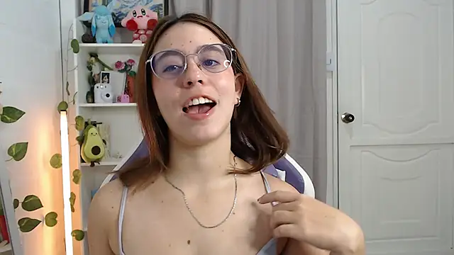 Snapshot of BlairVicent chatting on 02-10-26, 02:32 BlairVicent online show from 02-10-26, 02:32