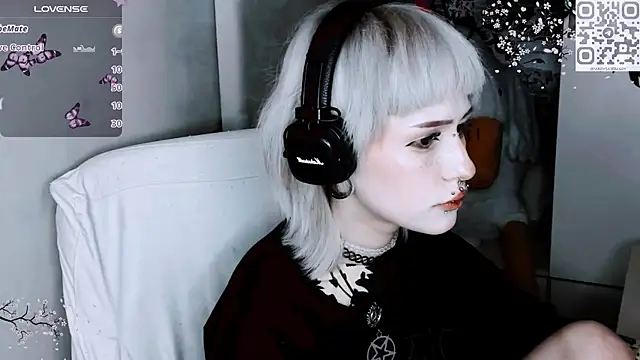 say mary online show from 11-10-25, 01:43