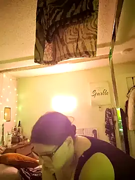 Snapshot of BeckiTooSweet chatting on 12-31-24, 11:53 BeckiTooSweet online show from 12-31-24, 11:53