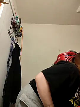 Snapshot of BeckiTooSweet chatting on 02-14-25, 12:47 BeckiTooSweet online show from 02-14-25, 12:47