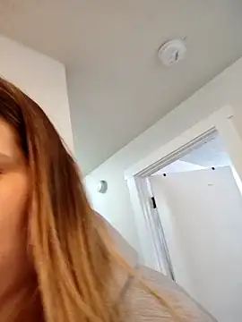 Snapshot of BeckiTooSweet chatting on 03-13-25, 05:07 BeckiTooSweet online show from 03-13-25, 05:07