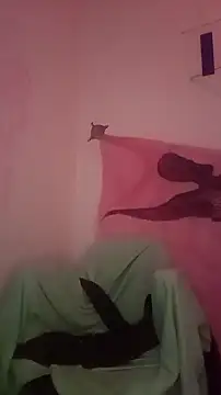 Snapshot of SuccubusTatuada chatting on 10-15-25, 01:44 SuccubusTatuada online show from 10-15-25, 01:44