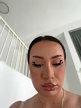 Snapshot of deliaroyal chatting on 03-06-25, 01:14 deliaroyal online show from 03-06-25, 01:14