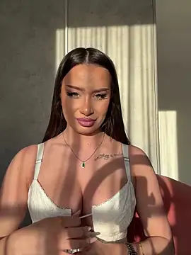 Snapshot of deliaroyal chatting on 03-21-25, 03:46 deliaroyal online show from 03-21-25, 03:46