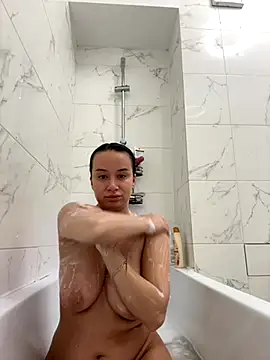 Snapshot of deliaroyal chatting on 10-05-25, 03:10 deliaroyal online show from 10-05-25, 03:10