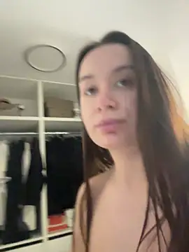 Snapshot of deliaroyal chatting on 11-09-25, 01:09 deliaroyal online show from 11-09-25, 01:09