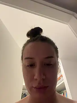 Snapshot of deliaroyal chatting on 11-15-25, 03:30 deliaroyal online show from 11-15-25, 03:30