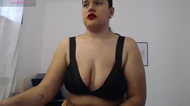 Snapshot of natalia_curvy1 chatting on 09-24-25, 06:11 natalia curvy1 online show from 09-24-25, 06:11