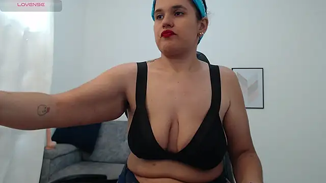 natalia curvy1 online show from 11-21-25, 06:17