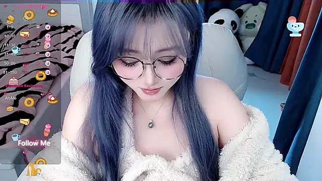 Snapshot of Sweet-18wanwan chatting on 12-23-24, 03:12 Sweet-18wanwan online show from 12-23-24, 03:12